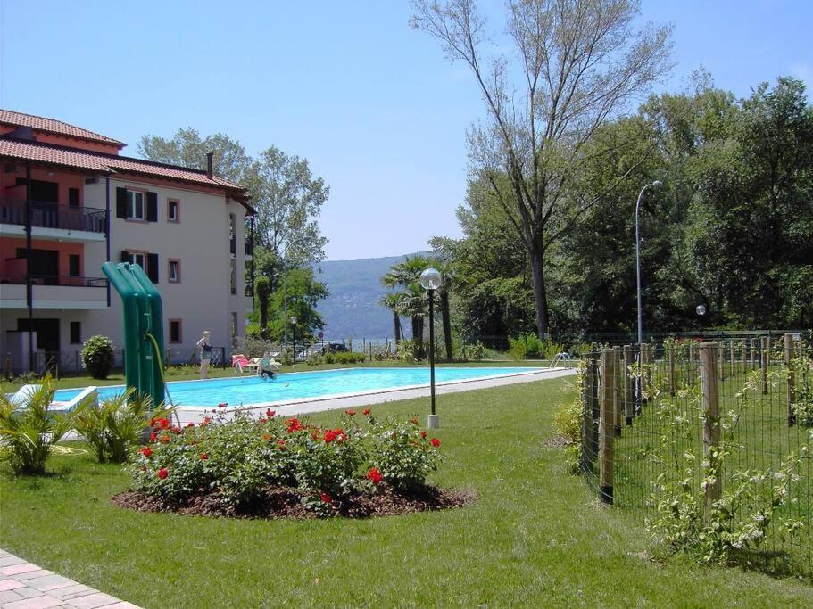 La Casa Sul Lago Monvalle エクステリア 写真