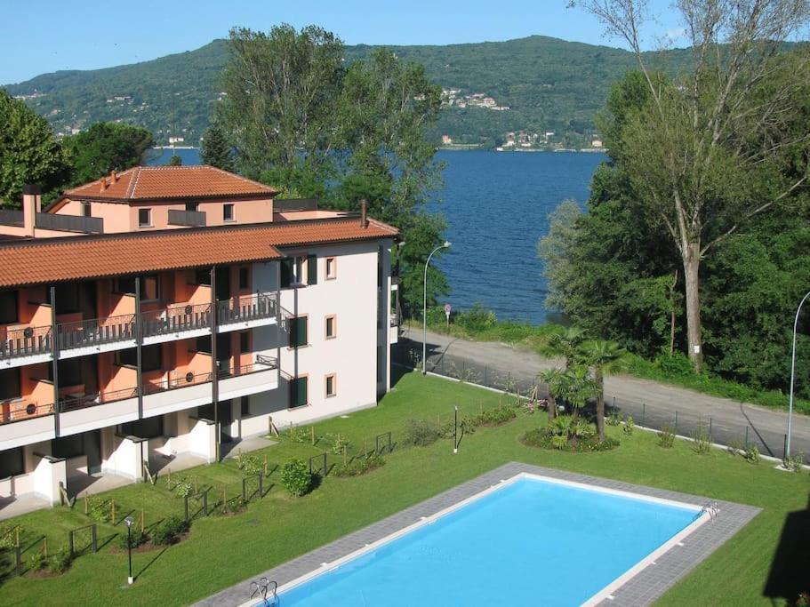 La Casa Sul Lago Monvalle エクステリア 写真